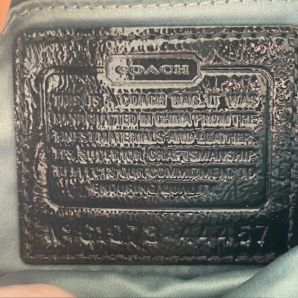 COACH OCCASIONAL FEATHER ZIP CLUTCH #44457 SILVER/BLACK PRE-OWNED - Picture 11 of 11